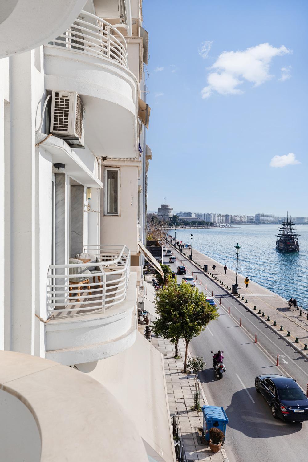 Infinity & Beyond By Halu! - Seafront Apartments سالونيك المظهر الخارجي الصورة